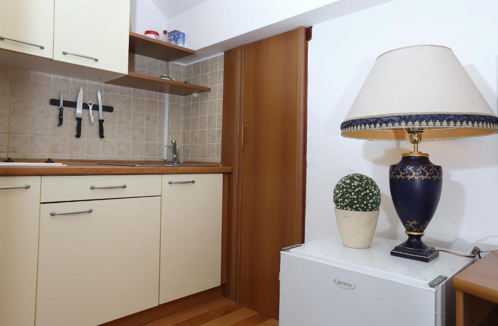 ヴィラ フィリパ ツァヴタット 部屋 写真